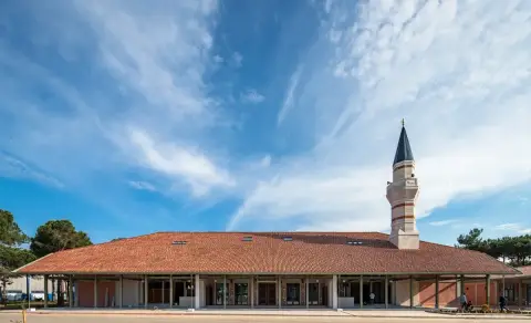 Samsun Üniversitesi’nde Anlamlı Açılış: Fahrettin Ulusoy Camii İbadete Açıldı