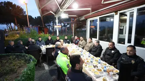 Samsun Valisi Orhan Tavlı'dan Polis Uygulama Noktasında Sürpriz İftar