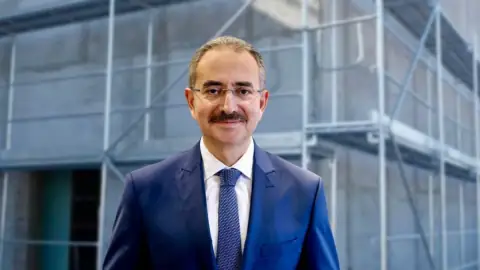 Çarşamba Cemil Şensoy Kültür Merkezi'nde Cephe Yenileme Sonu