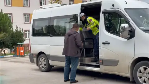 Samsun'da Okul Çevrelerinde Güvenlik ve Trafik Denetimleri Artırıldı