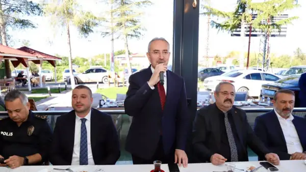 19 Ekim Muhtarlar Günü Belediye Meydanında Törenle Kutlandı